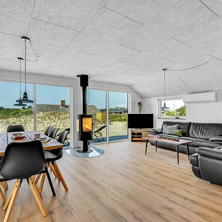 Casa de Férias Three-bedroom In Hvide Sande *