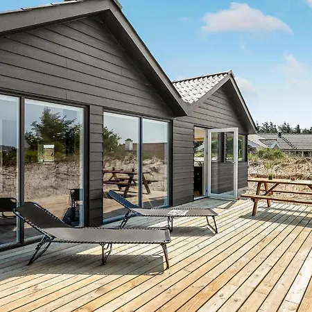Three-bedroom In Hvide Sande Havrvig